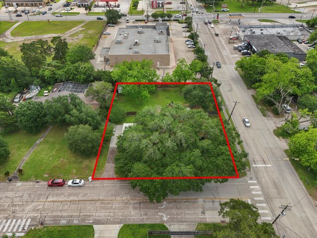 1613 S Hood Street, Alvin, TX 77511