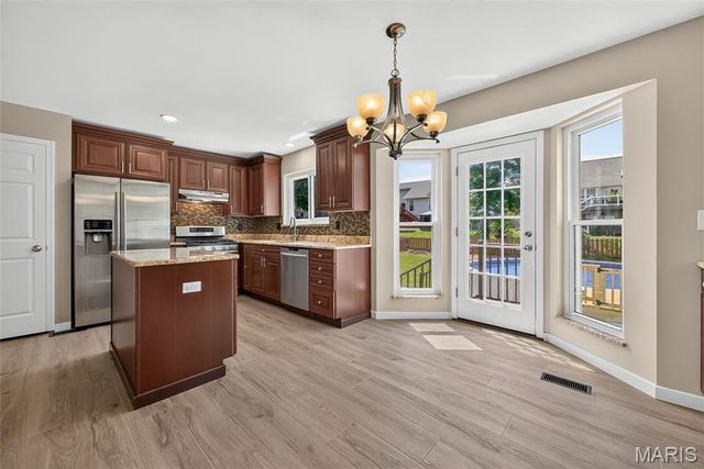 1525 Atlantic Crossing Drive, Fenton, MO 63026