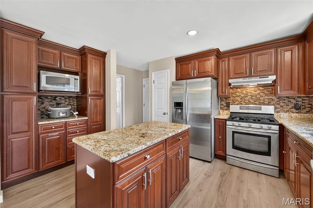 1525 Atlantic Crossing Drive, Fenton, MO 63026