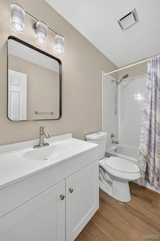 1525 Atlantic Crossing Drive, Fenton, MO 63026