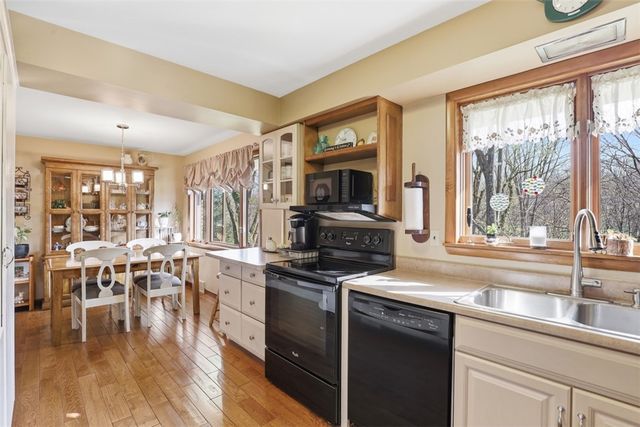 157 Broadbent Rd, Ohio Twp, PA 15143