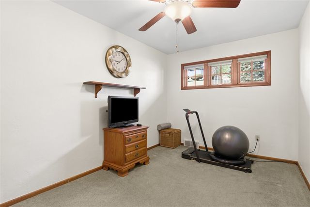 157 Broadbent Rd, Ohio Twp, PA 15143