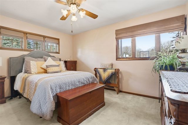 157 Broadbent Rd, Ohio Twp, PA 15143