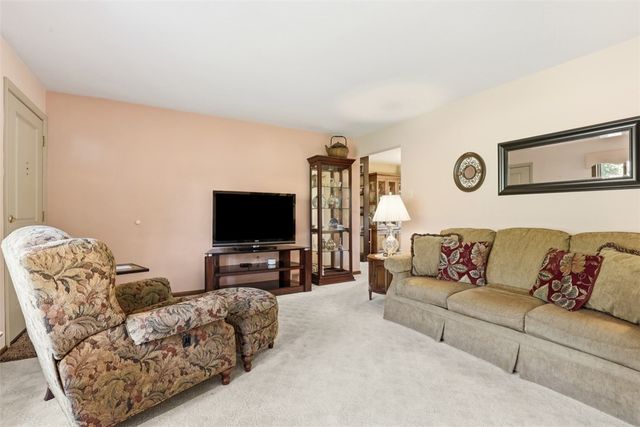157 Broadbent Rd, Ohio Twp, PA 15143