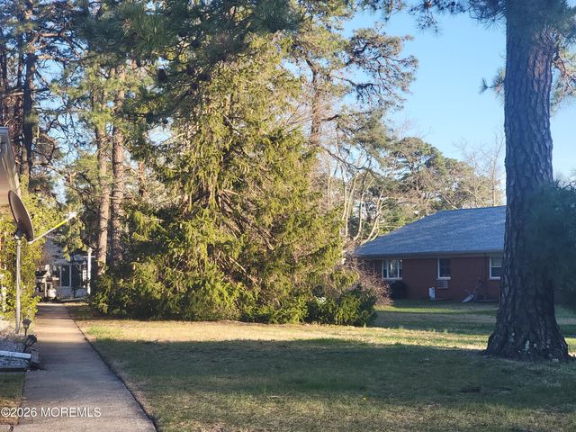 62 C Kennedy Drive, Whiting, NJ 08759