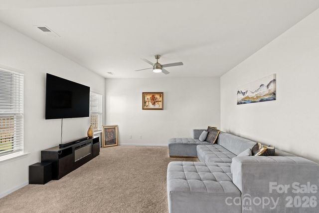 9011 Evercrisp Lane, Charlotte, NC 28215
