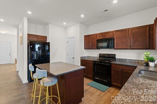 9011 Evercrisp Lane, Charlotte, NC 28215