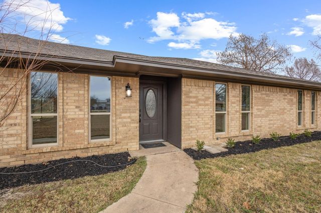 3327 Carriage Circle, Sherman, TX 75092