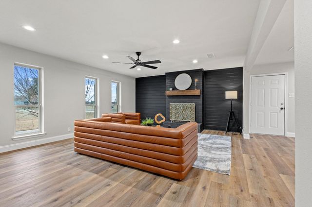 3327 Carriage Circle, Sherman, TX 75092