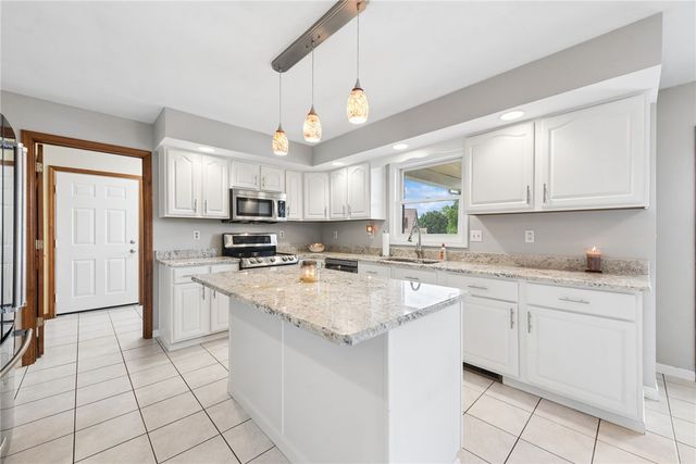 9331 Pembroke Cir, North Huntingdon, PA 15642