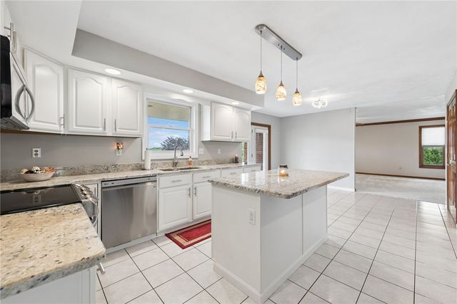 9331 Pembroke Cir, North Huntingdon, PA 15642