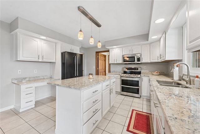 9331 Pembroke Cir, North Huntingdon, PA 15642