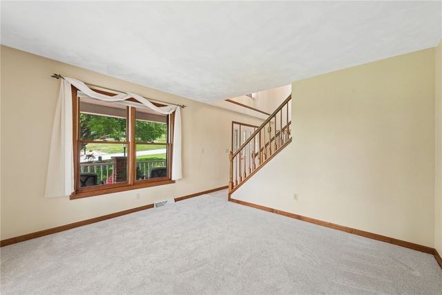 9331 Pembroke Cir, North Huntingdon, PA 15642