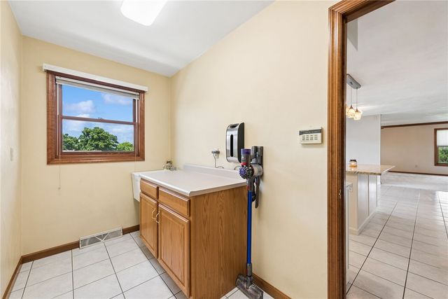 9331 Pembroke Cir, North Huntingdon, PA 15642