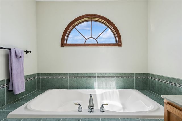 9331 Pembroke Cir, North Huntingdon, PA 15642
