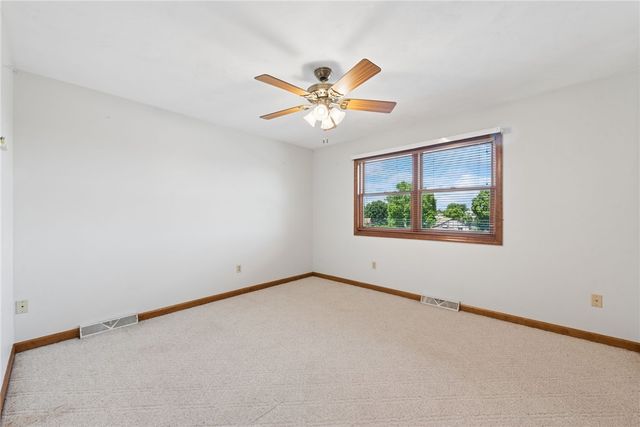 9331 Pembroke Cir, North Huntingdon, PA 15642
