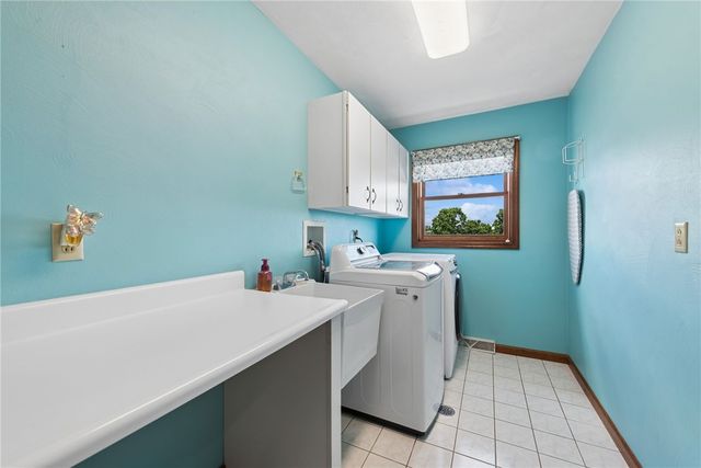 9331 Pembroke Cir, North Huntingdon, PA 15642