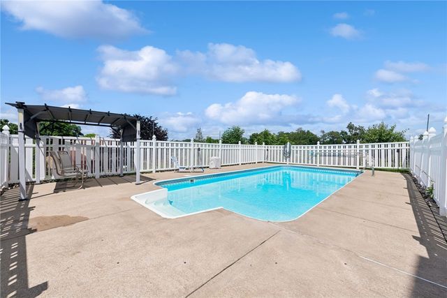 9331 Pembroke Cir, North Huntingdon, PA 15642