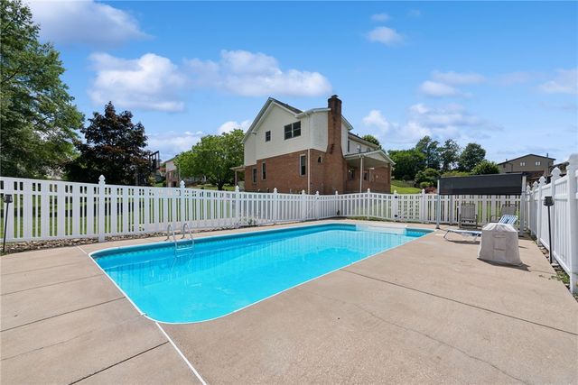9331 Pembroke Cir, North Huntingdon, PA 15642