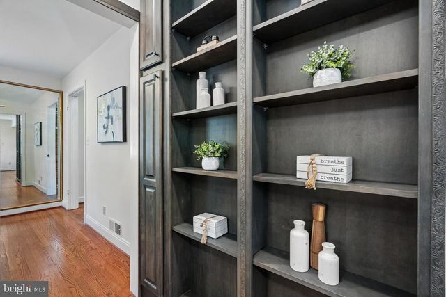 6500 BROOKES HILL CT, Bethesda, MD 20816