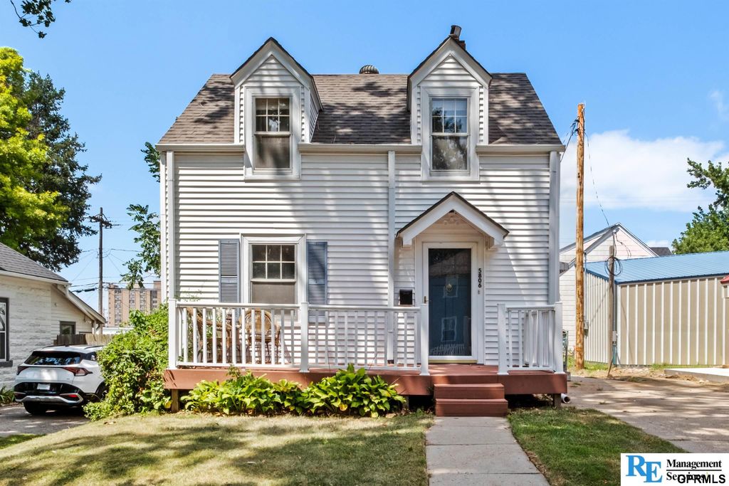 5806 corby Street, Omaha, NE 68104