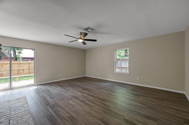 10 Basal Briar Court, The Woodlands, TX 77381