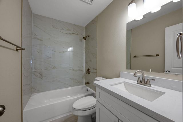 10 Basal Briar Court, The Woodlands, TX 77381