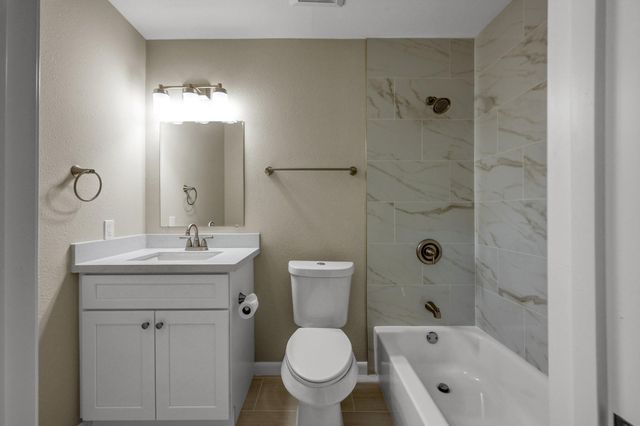 10 Basal Briar Court, The Woodlands, TX 77381