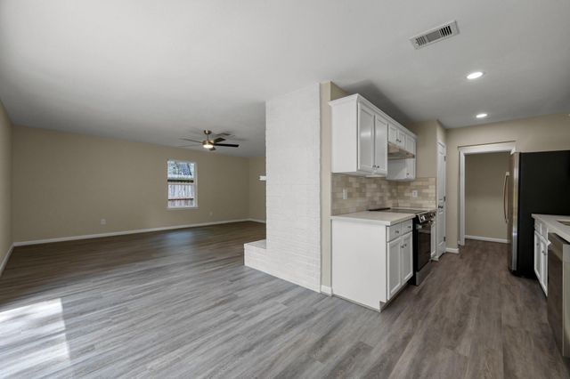 10 Basal Briar Court, The Woodlands, TX 77381