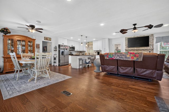 496 Sunset Dr, Sparta, TN 38583