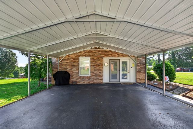 496 Sunset Dr, Sparta, TN 38583
