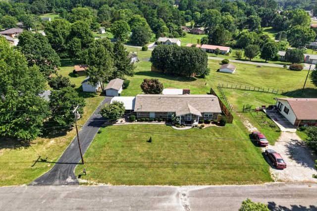 496 Sunset Dr, Sparta, TN 38583
