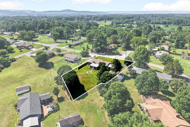 496 Sunset Dr, Sparta, TN 38583