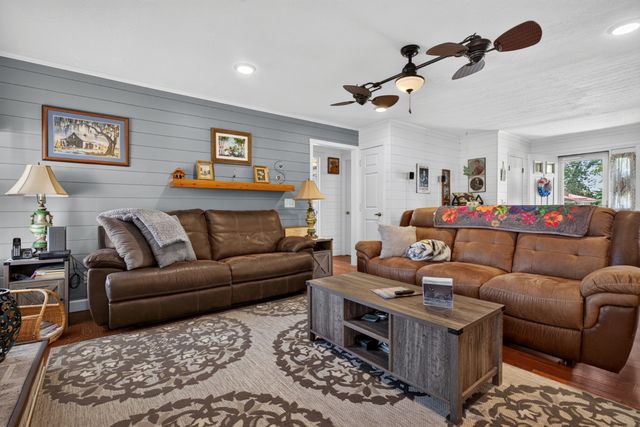 496 Sunset Dr, Sparta, TN 38583