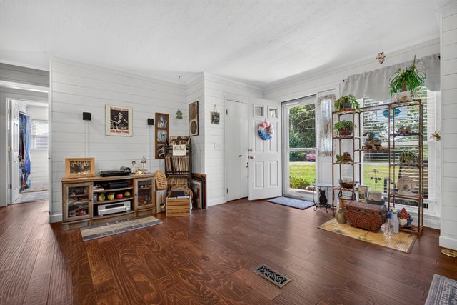 496 Sunset Dr, Sparta, TN 38583