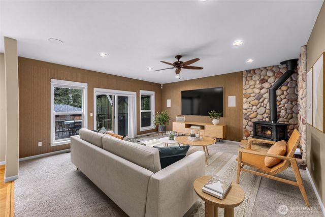 4879 Robinwood Lane, Bow, WA 98232