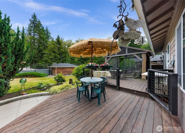 4879 Robinwood Lane, Bow, WA 98232