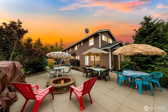 4879 Robinwood Lane, Bow, WA 98232