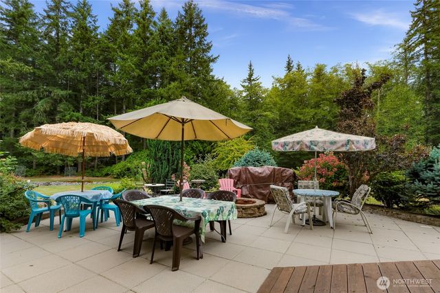 4879 Robinwood Lane, Bow, WA 98232