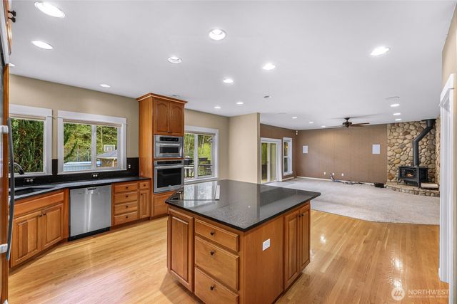 4879 Robinwood Lane, Bow, WA 98232