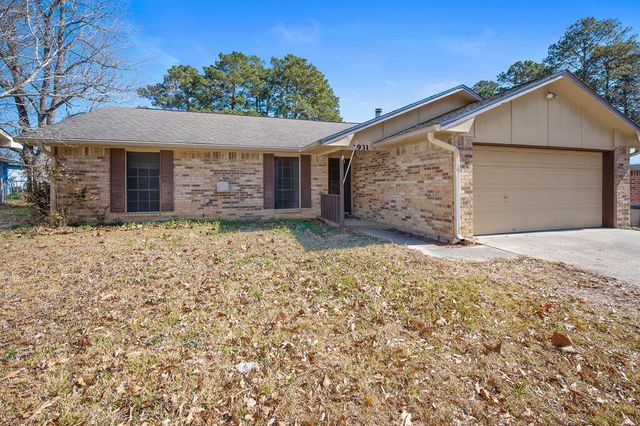 1931 Charlotte St, Deridder, LA 70634