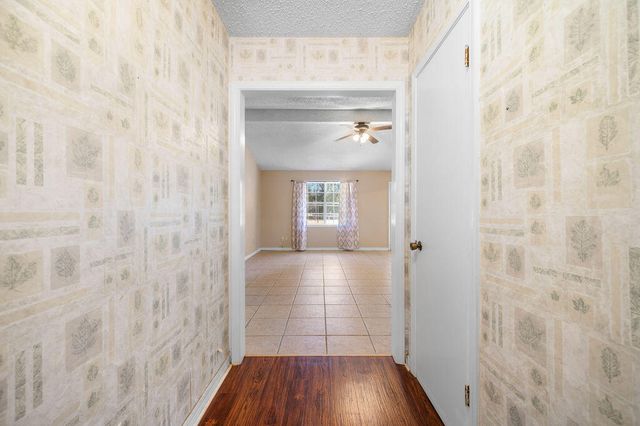 1931 Charlotte St, Deridder, LA 70634