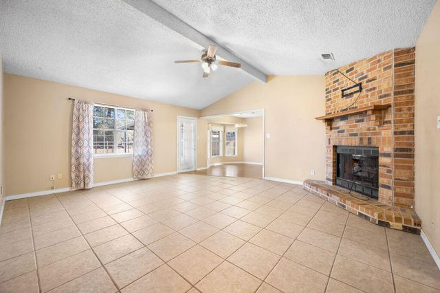 1931 Charlotte St, Deridder, LA 70634