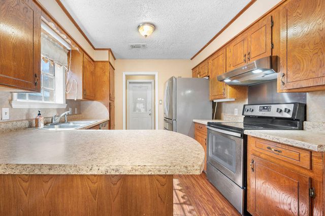 1931 Charlotte St, Deridder, LA 70634