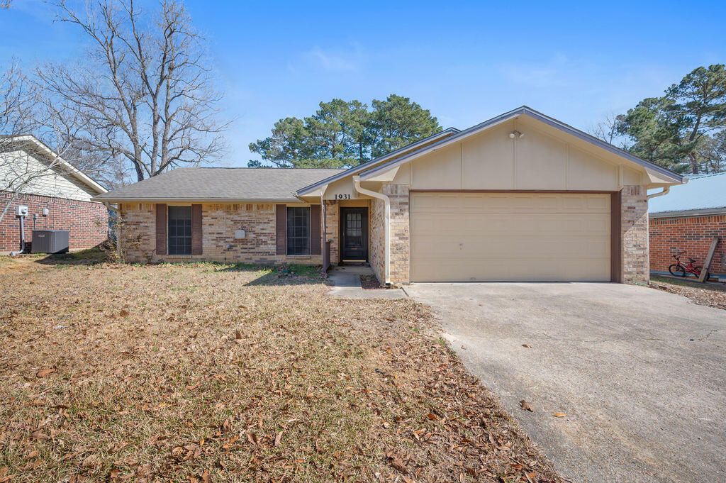 1931 Charlotte St, Deridder, LA 70634