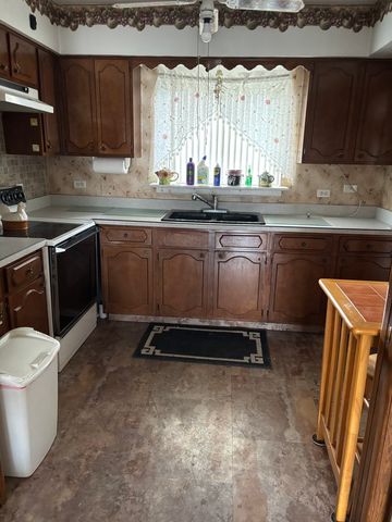 3N550 Crown Rd. Road 14, Elmhurst, IL 60126