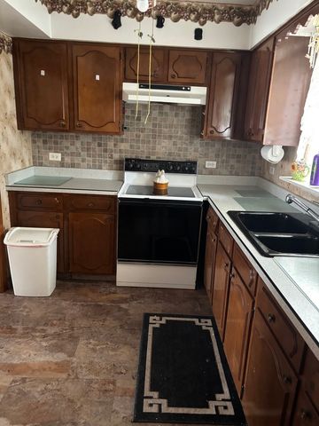 3N550 Crown Rd. Road 14, Elmhurst, IL 60126