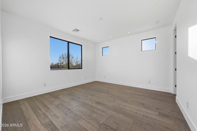 100 W NORTHERN Avenue 15, Phoenix, AZ 85021