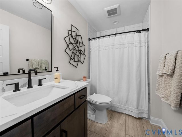 977 Dover Branch Ln, Manakin Sabot, VA 23103