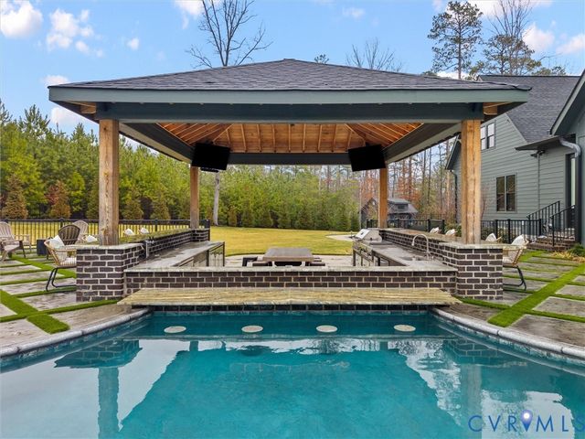 977 Dover Branch Ln, Manakin Sabot, VA 23103